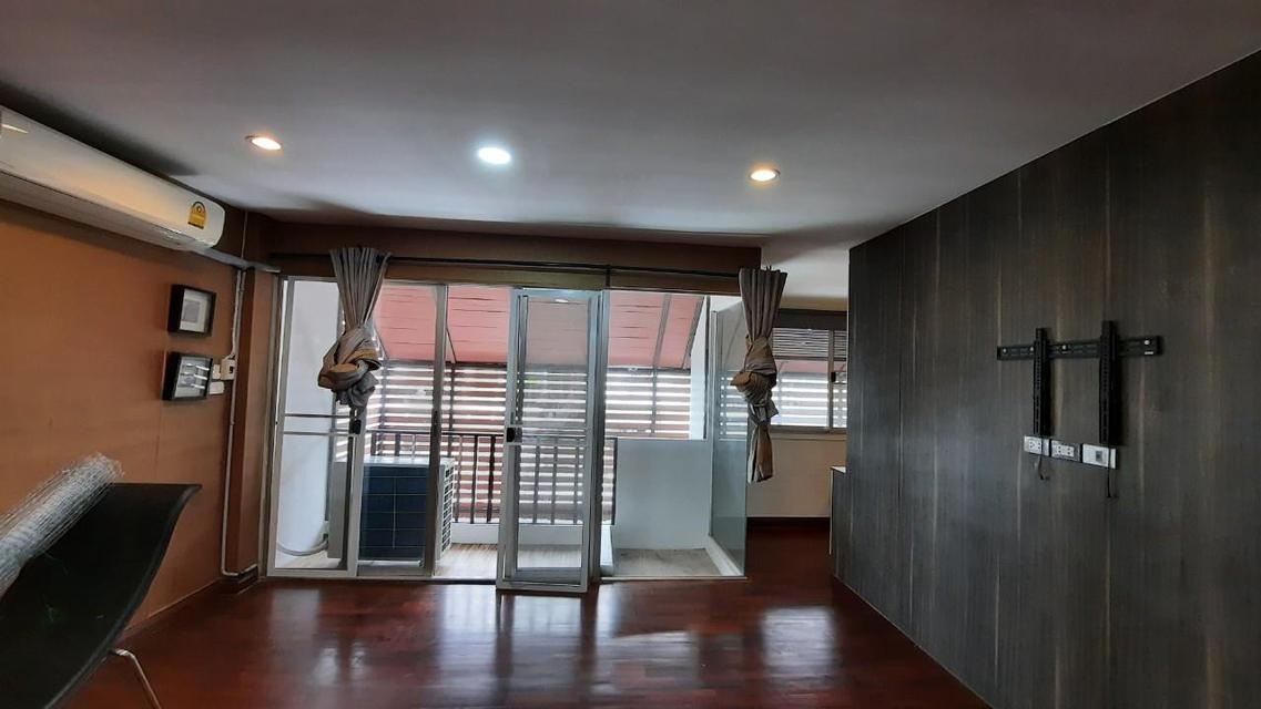 ขายด่วน พร้อมผู้เช่า ทาวน์เฮ้าส์ 4 ชั้น หมู่บ้านวราธรวิลล์ พัฒนาการ 44