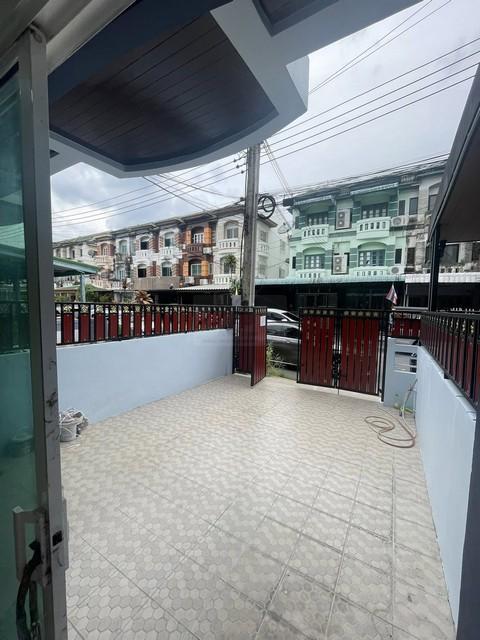 ขายทาวน์โฮม 3 ชั้น 22 ตรว. 4 ห้องนอน ซอยนวลจันทร์ 31 ใกล้ Central EastVille 2