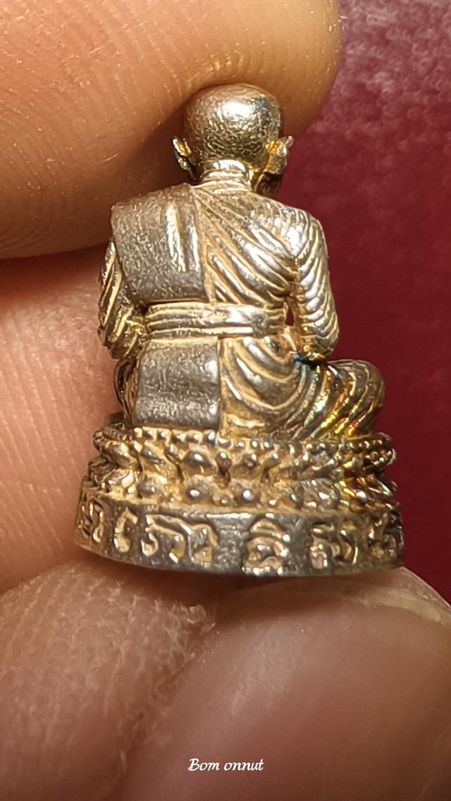 รูปหล่อหลวงปู่ทวด วัดช้างให้ สร้างพระตำหนัก ร.9 ปากพนัง ป2541 รูปที่ 8