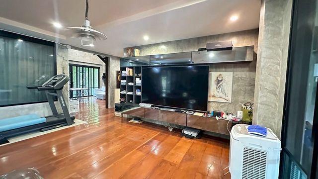 ขายบ้านหรู 3 ชั้นพร้อมเฟอร์นิเจอร์สุดคุ้มค่า 5