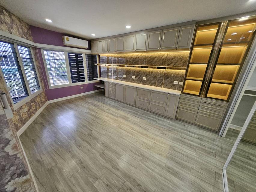 บ้านหัวมุม ทิศใต้ลมดีทั้งปี ตกแต่ง Modern Luxury พร้อมอยู่ (เจ้าของขายเอง) 15