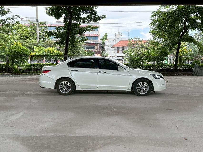 ขายรถ Honda Accord 2.0 ปี 2009 สีขาว เกียร์ออโต้ 8