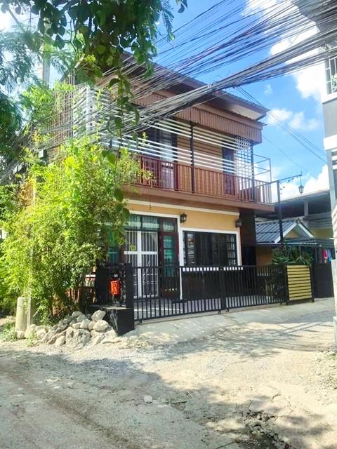 กรุงเทพกรีฑา5-7-9 บ้านเดี่ยว 2 ชั้นหลังมุม 4นอน 40 ตร.วา. MRTแยกลำสาลี 800 ม. 160 ตร.ม. 3 น้ำ พร้อมเฟอร์ฯ . รร.นานาชาติเ 1