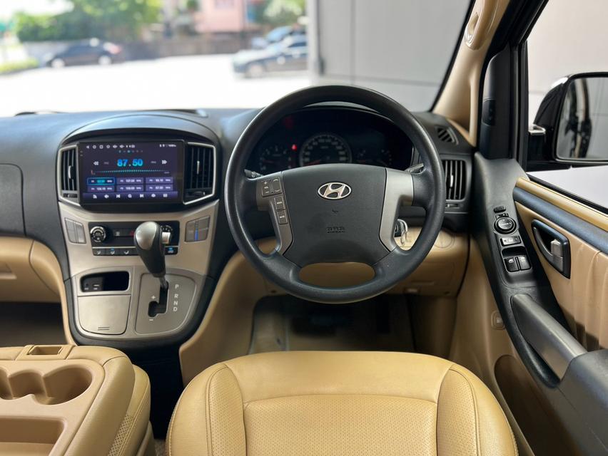 ปี 2016 HYUNDAI H1, ELITE โฉม ปี08-18สีดำ เกียร์ออโต้ รถบ้านแท้ ออกศูนย์ รูปที่ 7