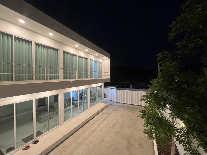U1450 ให้เช่าบ้านเดี่ยว 2 ชั้น บ้านสร้างเอง สไตล์ Modern Minimal ใกล้สนามบินสุวรรณภูมิ แค่15 นาที บ้านพร้อมเฟอร์ ทำเลดีเดินทางสะดวกเข้าออกได้หลายทาง 15