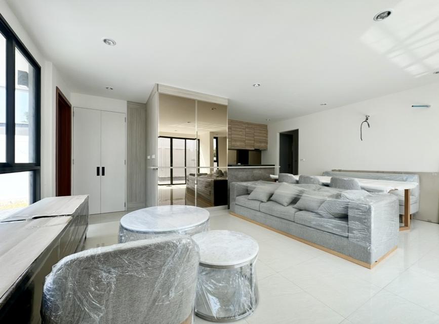 บ้านเดี่ยวหรู 3 ชั้น ใหม่เอี่ยม 6