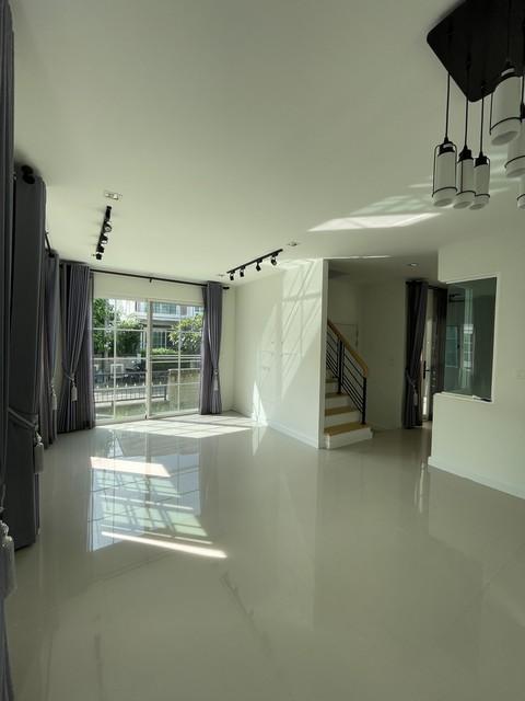 ขาย ให้เช่า บ้านแฝด 2 ชั้น โกลเด้น นีโอ ลาดพร้าว เกษตรนวมินทร์ ซอยนวมินทร์42 ซอยสุวรรณนิเวศน์ ให้เช่าบ้านเปล่า ไม่รับเลี้ยงสัตว์ 2