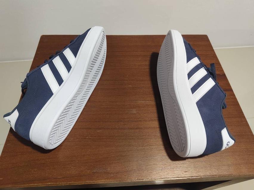 รองเท้า adidasของแท้ ซื้อมาแล้วใส่ไม่ได้ไม่เคยใส่ลงพื้น size US 8 UK 7 1/2