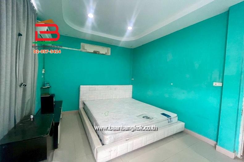 ทาวน์เฮาส์ หมู่บ้าน วรารักษ์ รังสิต คลอง 3 เนื้อที่ 20.5 ตรว. ถนนรังสิต-นครนายก ต.คลองสาม อ.คลองหลวง จ.ปทุมธานี 11