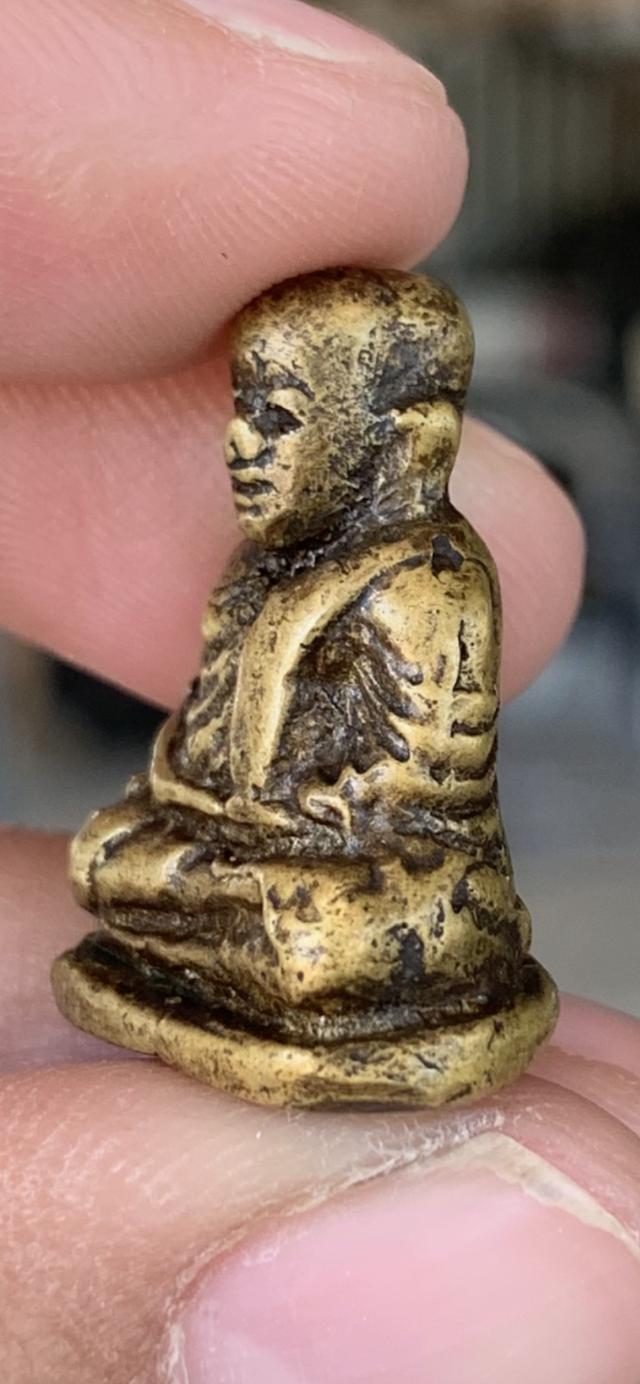 รูปหล่อหลวงพ่อเงินไม่รู้พิม 5