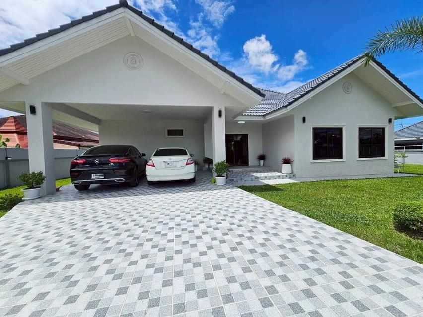 บ้านพักตากอากาศสุดหรู ใกล้ทะเลบางเสร่ พื้นที่กว้าง น่าอยู่มาก 1