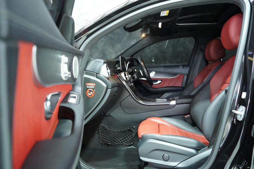 รหัสรถ JRS2681 Benz GLC300e Coupe AMG Facelift ปี 2021 14