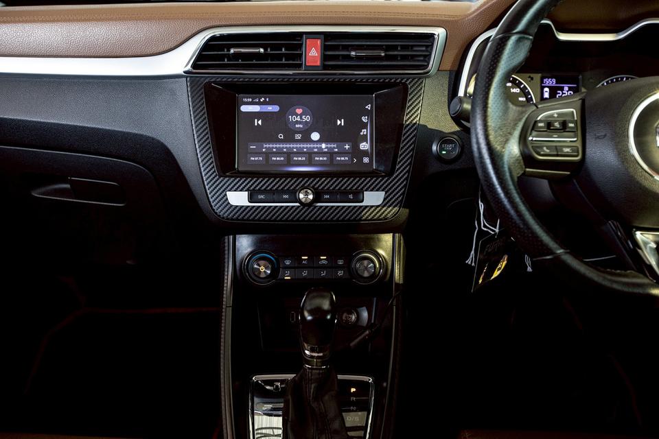 MG ZS 1.5 D ปี 2019 สีดำ มือเดียวป้ายแดง 15
