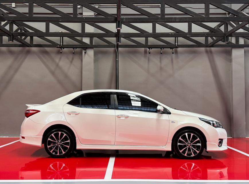 2015 TOYOTA ALTIS 1.8 ESPORT  รถวิ่งน้อย ประวัติศูนย์ครบ รถไม่มีเคยอุบัติเหตุครับ 2