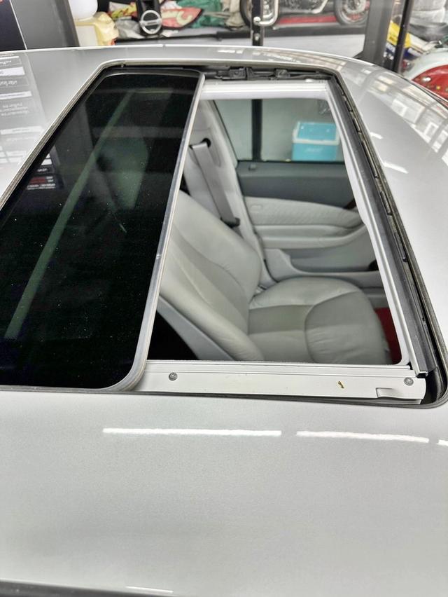 S-Class ของสะสมของหายาก Mercedes-Benz S320L W220 ปี 2000 รูปที่ 3