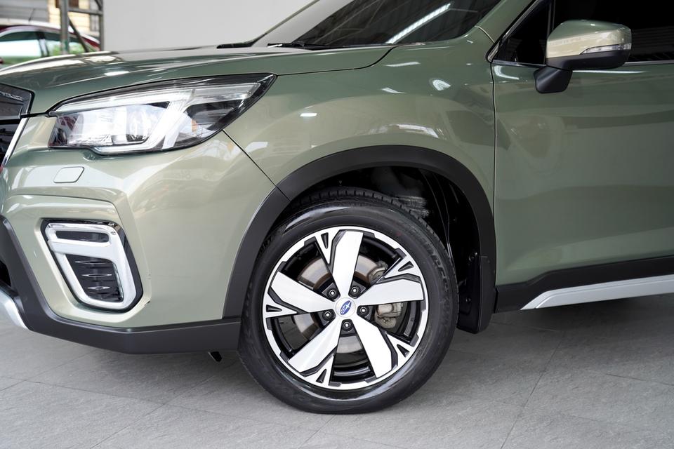 SUBARU FORESTER 2.0 i-S AT ปี 2019 สีเขียว 2