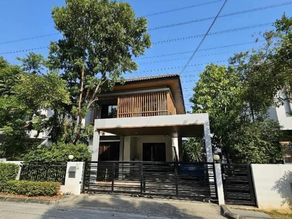 ขายหรือให้เช่าบ้านเดี่ยว โครงการอารียาโคโม่ พรีโม่ บางนา-วงแหวน 4 ห้องนอน 3 ห้องน้ำ จอดรถ 2 คัน 1
