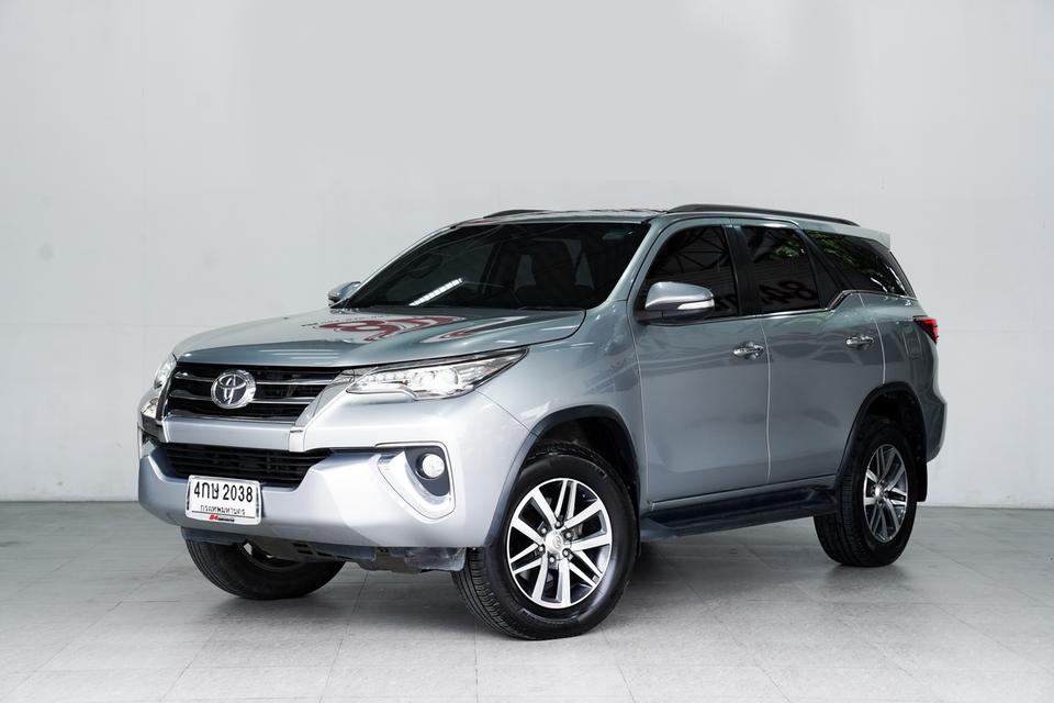 TOYOTA FORTUNER 2.8 V AT/4WD ปี 2015