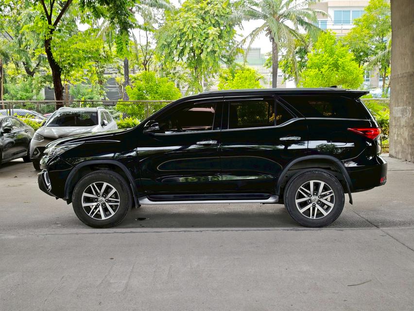 ขายรถ Toyota Fortuner 2.4G ปี 2019 สีดำ เกียร์ออโต้ 7
