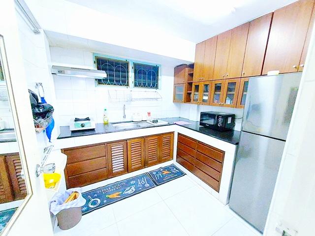 ตลาดนัดสัมมากร 1กม.ให้เช่าบ้านเดี่ยว 2 ชั้น พร้อมเฟอร์ฯ สวย สภาพดี 60 ตร.วา.ม.นานาชาติแสตมฟอร์ด 2.9 กม. เดอะพาซิโอ ทาวน์ 4