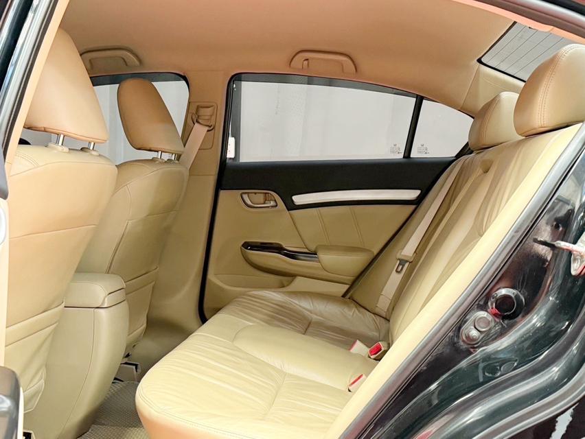  2014 HONDA CIVIC FB 1.8 E NAVI รถสภาพสมบูรณ์ พร้อมใช้งาน รถวิ่งน้อย ประวัติศูนย์ครบ ไม่เคยมีอุบัติเหตุครับ 14