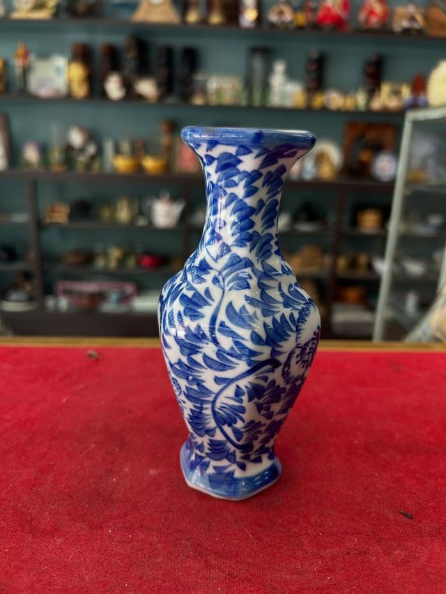 แจกันทรง 6 เหลี่ยม เขียนลายคราม 4