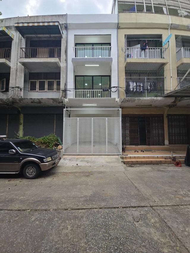 ขายทาวน๋โฮม 3 ชั้น รีโนเวทใหม่ ซอยพัฒนาการ 68 สามารถเข้าพัฒนาการ 66 และ 70 ได้ด้วย (N.2374) 1