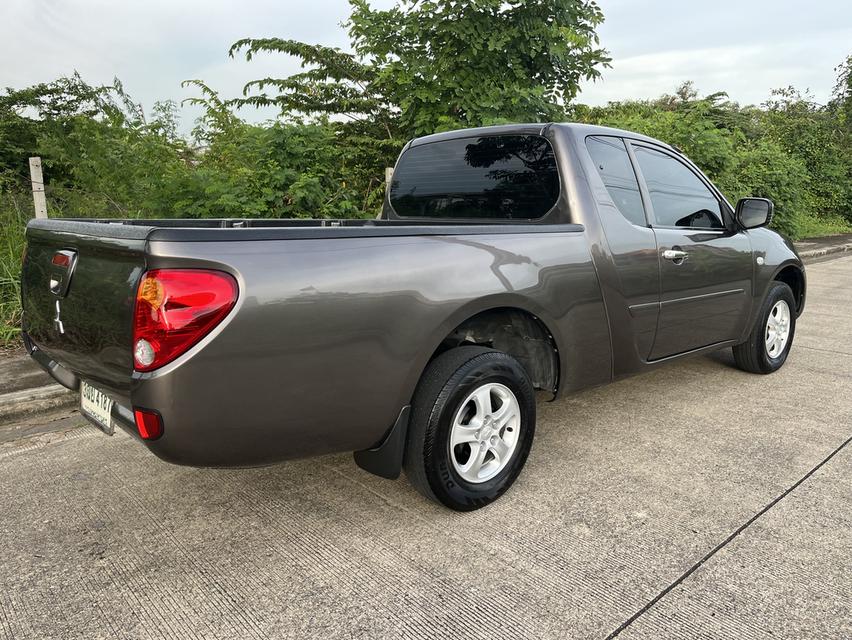 2012 Mitsubishi triton 2.5 mt 7
