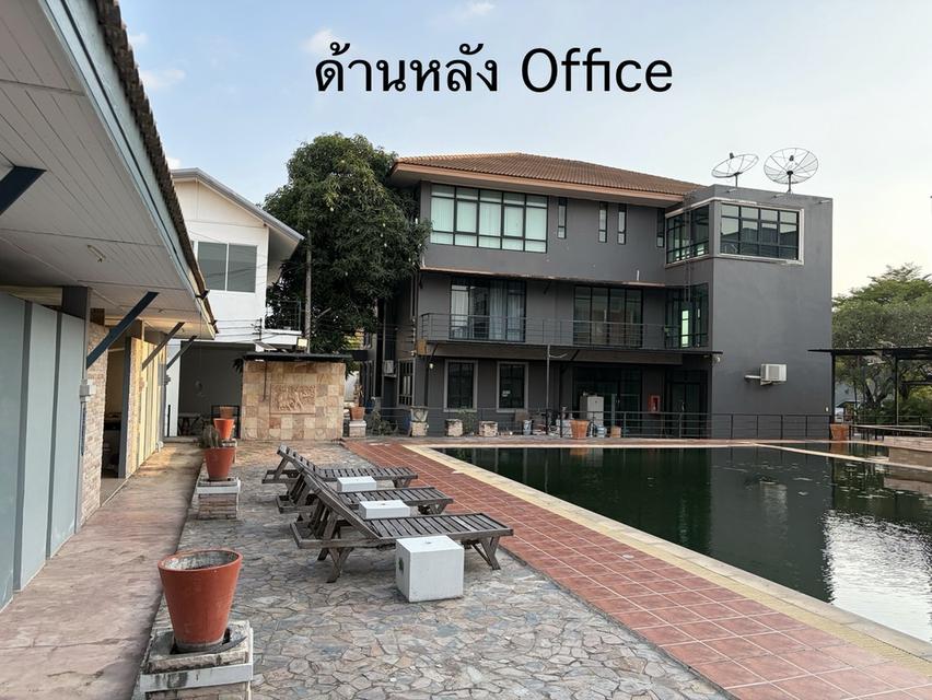 สำนักงาน สระว่ายน้ำ บ้าน 18