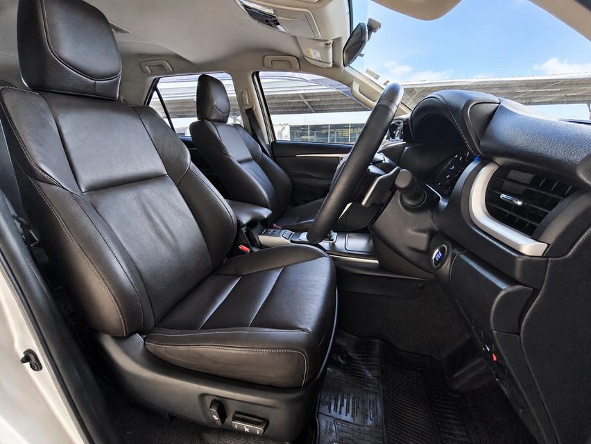 (แจ้งรหัสรถ CAT8509)2018 Toyota Fortuner 2.4V ขับ2 ดีเซล ออโต้ มือเดียว เท่านั้น รูปที่ 9