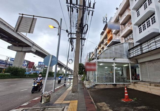 ขายอาคารพาณิชย์ ปากซอยรามอินทรา 109 ติดถนนรามอินทรา เนื้อที่ 48 ตร.ว. 2 คูหา 2