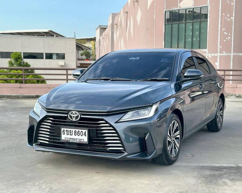 TOYOTA YARIS ATIV 1.2 PREMIUM เกียร์  Auto สีเทา ปี 2022