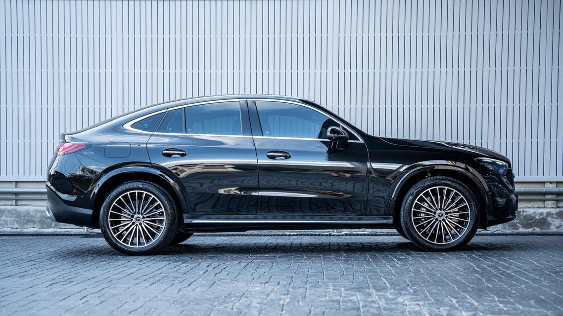 Mercedes-Benz GLC350e Coupe 4Matic AMG Dynamic 2024 สีดำ รูปที่ 7