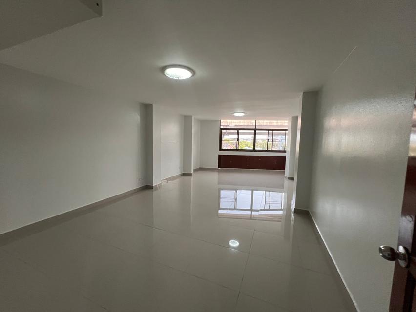 สำนักงานให้เช่า ตลิ่งชัน ติดถนนบรมราชชนนี (ข้างสถานีตำรวจตลิ่งชัน) 7