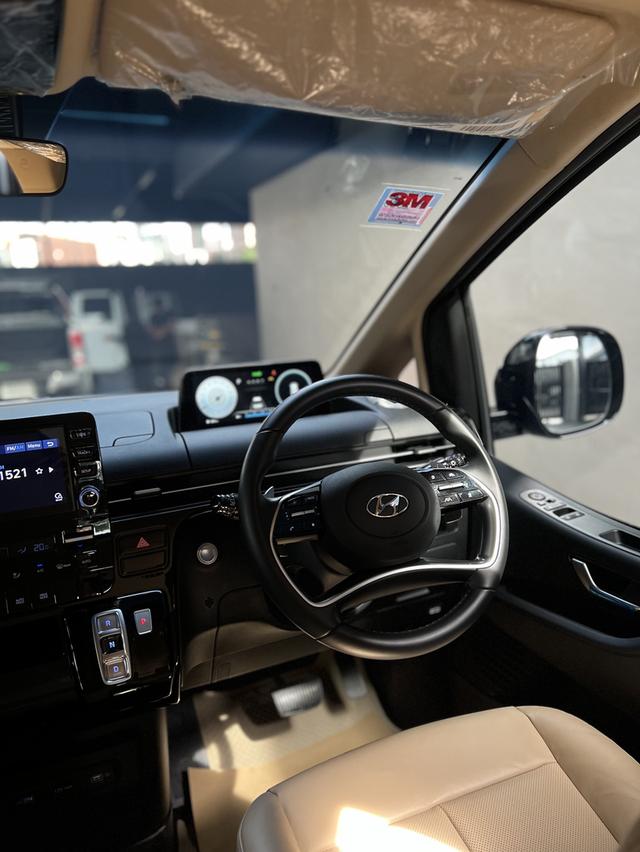 Hyundai Staria SLE