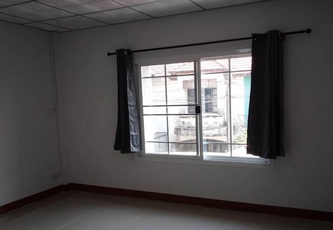 ขายทาวน์เฮ้าส์ หมู่บ้านปิยวรารมย์ 3 ถนนบ้านกล้วย-ไทรน้อย อำเภอไทรน้อย นนทบุรี 3