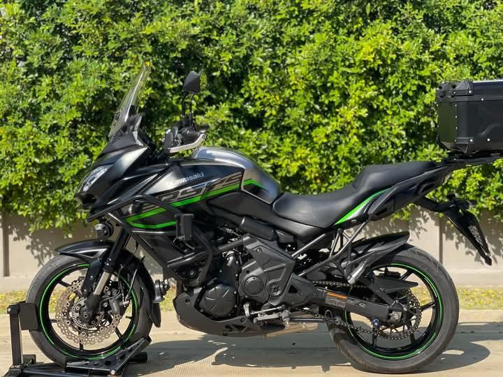 Kawasaki Versys สีดำ 2