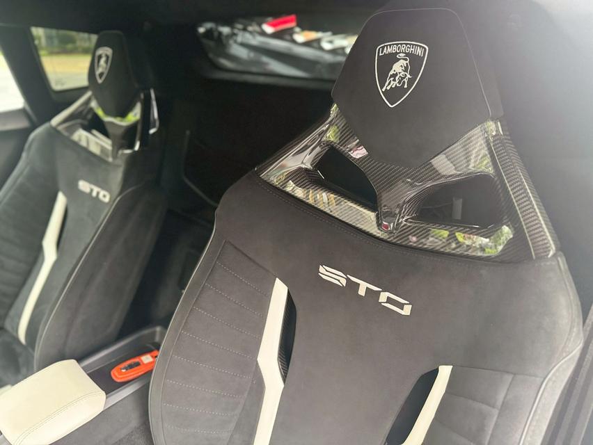 Lamborghini Huracan STO ปี 2022 20