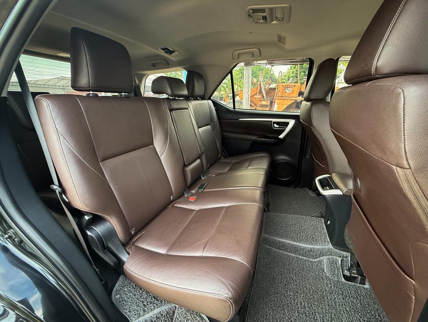 Toyota Fortuner 2.4V ปี16 13