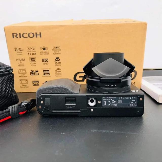 Ricoh GX200 กล้องดิจิตอลคอมแพค  3