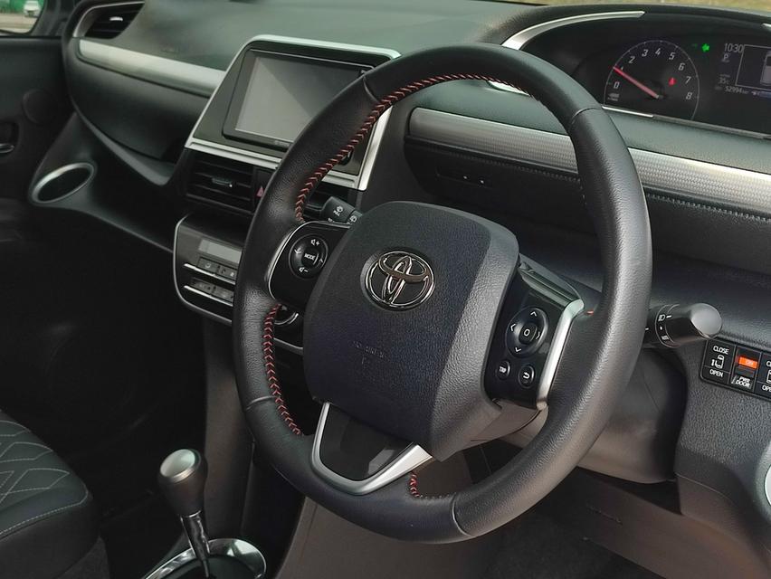 Toyota Sienta 1.5 V ปี 2022 5