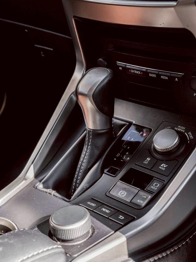 รหัสรถ 67GG2230 Lexus NX300h 2015 Luxury รูปที่ 13