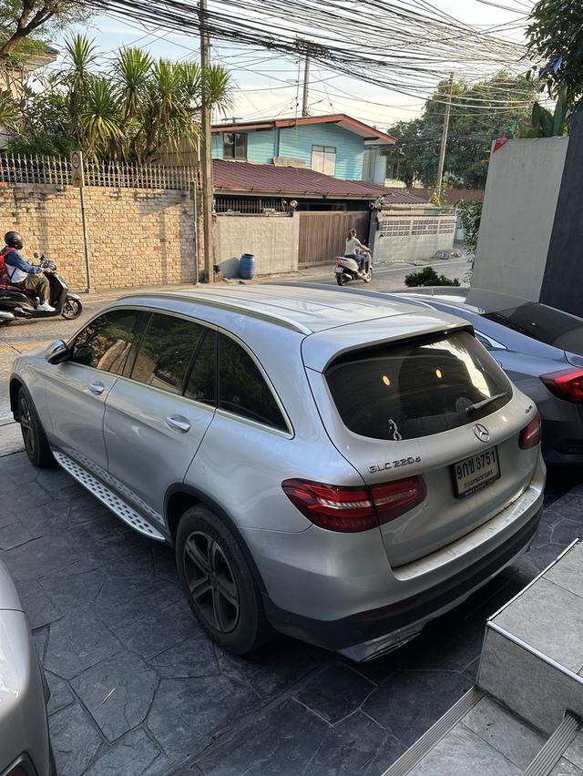 ขายด่วน Mercedes Benz GLC220d 4matic 2.1L ปี2019 สีบรอนซ์เงิน 13