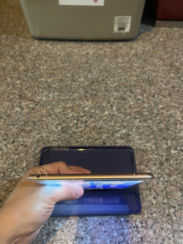 ขายiPadMini5สีRose Gold 64กิ๊กสูนTrue Wifi Celluerใส่ซิมได้สวยๆถูกมากกก