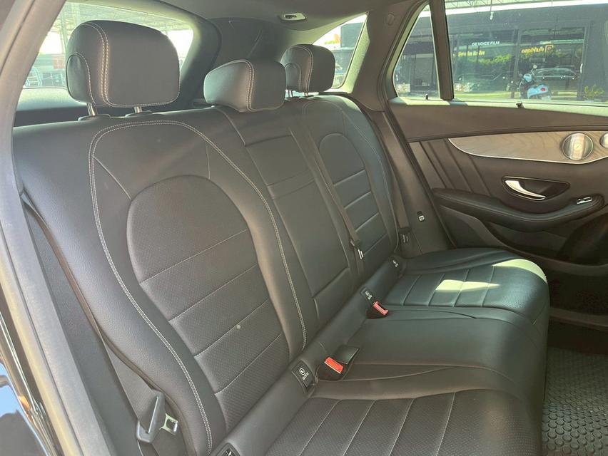 Mercedes-Benz GLC250d 4MATIC AMG Dynamic รถปี 2018 จดทะเบียนปี 2019 16