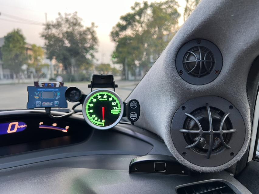 2011 Honda Civic FD ออโต้ สีขาวภายในดำหายาก รถสวยมาก รูปที่ 12