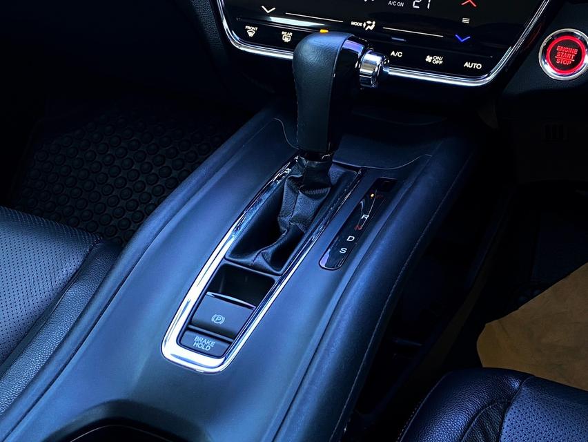 Honda HRV 1.8E (Minor Change) 16