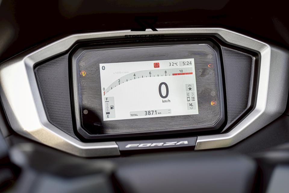 2025 Honda new forza 350 ปี 2025 🔥 🏍️ สีเทา silver + จอ tft รุ่นใหม่ + ล้อเขียว powder coat 6