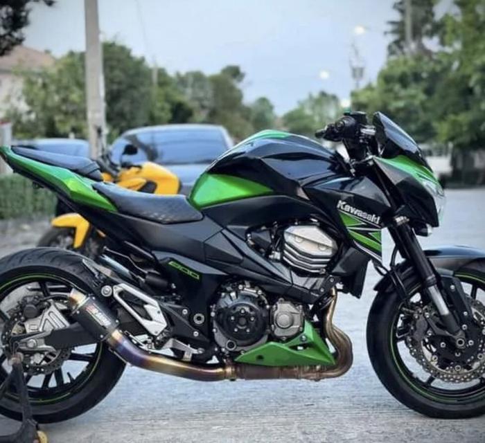 Kawasaki Z800 สีเขียวดำ 2