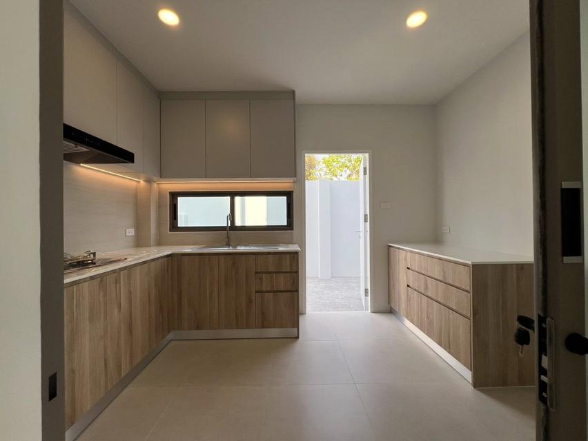 New Modern House Chiangmai 6.39 MB 15